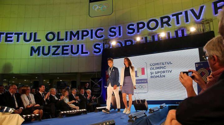 Sportivii români vor fi îmbrăcați la „patru ace” la JO 2016 (sursă foto: Facebook COSR)