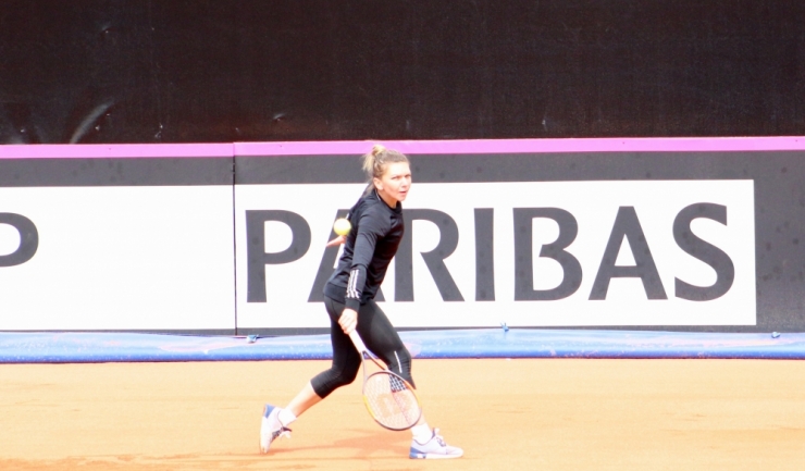 Simona Halep abordează turneul din capitala Franței după accidentarea suferită în finala turneului de la Roma
