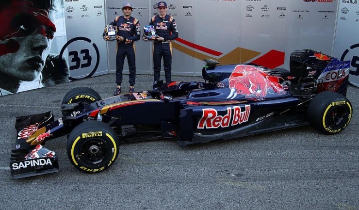 Max Verstappen și Carlos Sainz jr. vor pilota și anul acesta pentru echipa Toro Rosso
