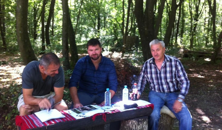 Ionuț Rudi Stănescu (centru) și Iuxel Osman (dreapta) au reprezentat HC Dobrogea Sud la tragerea la sorți (sursa foto: Facebook Cerasela Mihaela Cojocariu)