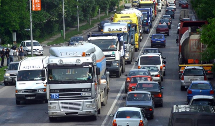 La 3 noiembrie, TIR-urile, autocarele și taximetrele vor paraliza traficul din București și din alte orașe ale țării