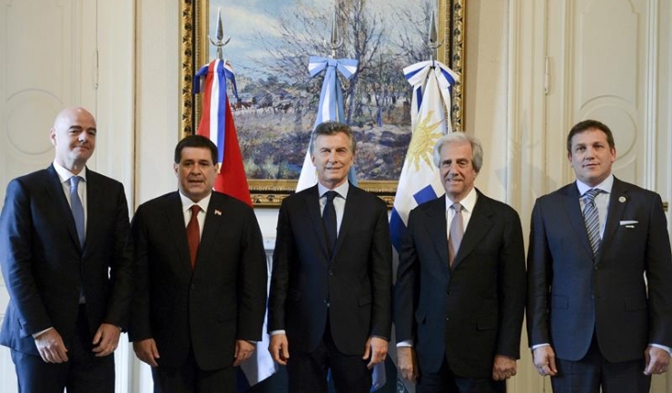 Imagine de la întâlnirea la nivel înalt de miercuri, între Gianni Infantino, Horacio Cartes, Mauricio Macri, Tavare Vazquez și Alejandro Dominguez, președintele CONMEBOL (de la stânga la dreapta)