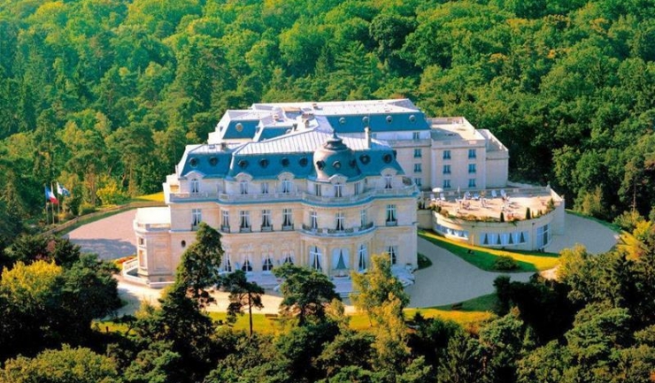 „Tiara Chateau Hotel Mont Royal Chantilly” este o destinație de lux în industria hotelieră din Franța
