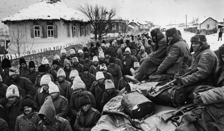 Soldaţi români la Stalingrad. Sursa foto: historia.ro
