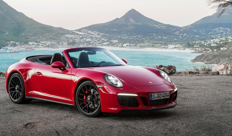 Așa arată un autoturism Porsche 911 GTS Cabriolet, în valoare de peste 110.000 de euro