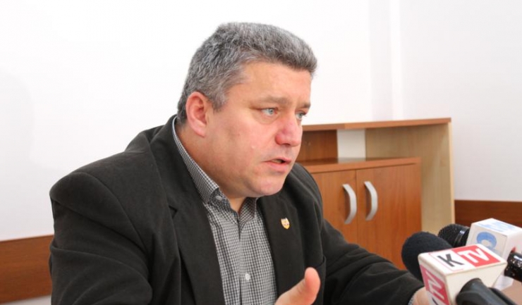 Senatorul Haralambie Vochițoiu încearcă să își convingă colegii de cameră că UNPR încă mai are grup parlamentar
