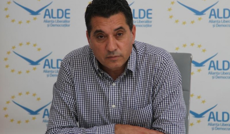 Gigi Chiru (ALDE) îi provoacă pe Decebal Făgădău (PSD), Vergil Chițac (PNL), Claudiu-Iorga Palaz (PMP) și Dumitru Bădrăgan (PRU) la o dezbatere publică