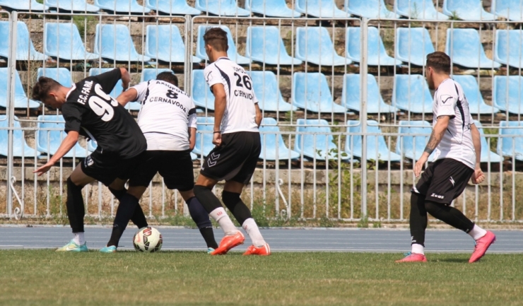 Axiopolis Sport Cernavodă (echipament alb-negru) a reușit sâmbătă prima victorie din acest campionat