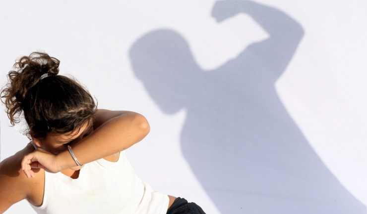 Autoritățile vor să înființeze centre pentru victimele violenței domestice