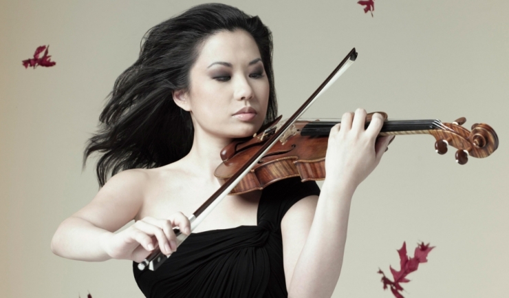 Sarah Chang, despre care Yehudi Menuhin spunea că este „violonista ideală, cea mai minunată, perfectă” pe care a auzit-o vreodată, are programate în țara lui Enescu două concerte