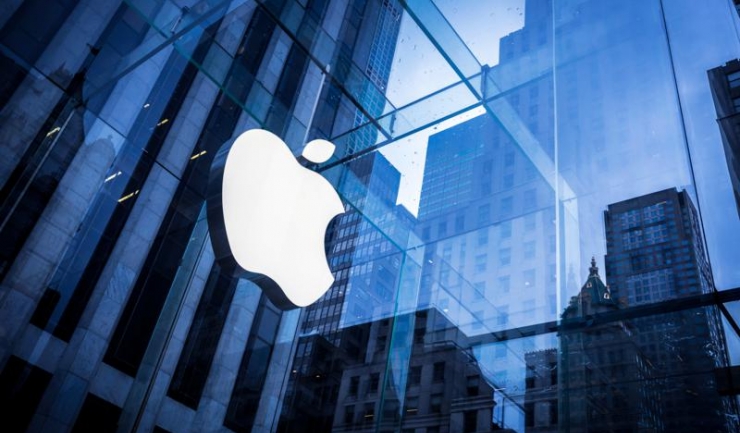 Warren Buffett a anunțat că-și mărește cu 55% participația la Apple, în aceeași zi în care George Soros și-a diminuat expunerea pe producătorul iPhone