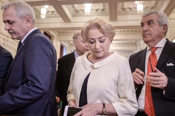 Liviu Dragnea a dezminţit o posibilă demisie a premierului Viorica Dăncilă din fruntea Guvernului, precizând că este o 