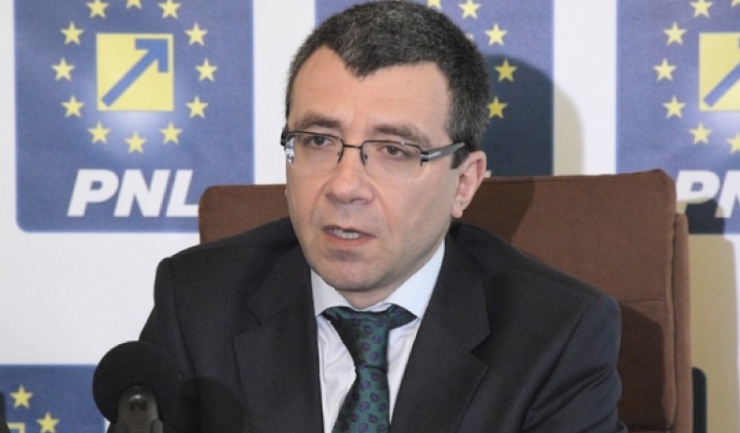 Deputatul PNL Mihai Voicu este acuzat de DNA că le-a impus membrilor de partid să plătească dacă voiau să candideze pe un loc eligibil