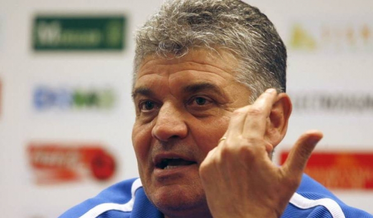 Suporterii dinamovişti au cerut demisia antrenorului Ioan Andone