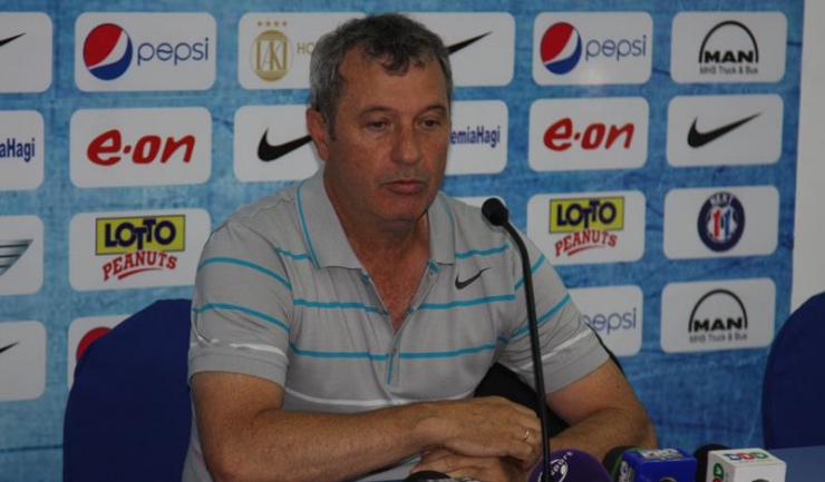 Antrenorul dinamovist Mircea Rednic se gândeşte acum la partida cu FC Steaua, programată miercuri, în Cupa României