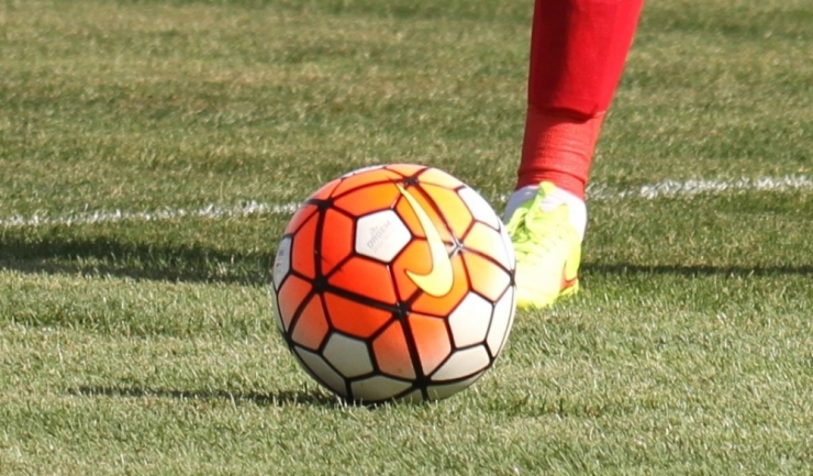 Fotbal / Liga 1, etapa a 7-a  Dinamo se impune cu emoţii în faţa lui Sepsi  Luni seară s-au disputat ultimele două jocuri din etapa a şaptea a Ligii 1 la fotbal, ambele partide fiind câştigate de formaţiile gazdă. FC Botoşani a revenit de la 0-1 în confru