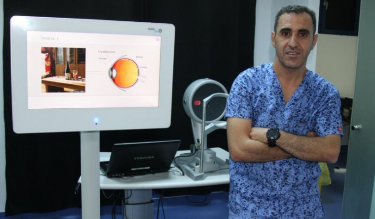 Dr. Hicham Mrini, medic specialist oftalmolog, specialist în chirurgia refractivă și chirurgia cataractei: „Nu orice pacient poate să beneficieze de o asemenea operație (...)“