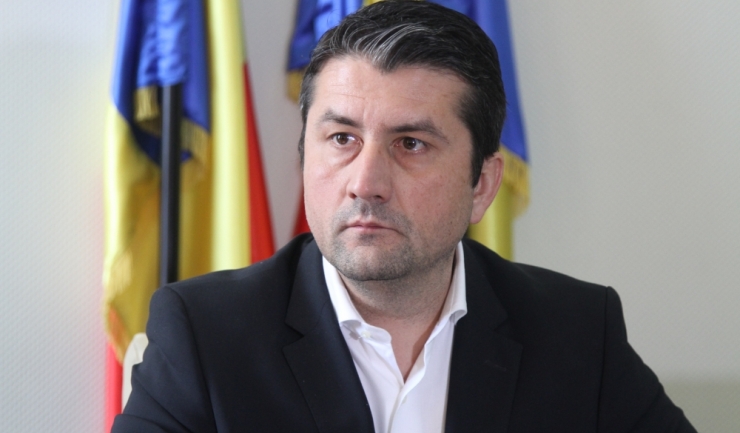 Primarul interimar Decebal Făgădău a fost mandatat de Consiliul Local să înceapă demersurile pentru suspendarea contractului de colectare a deșeurilor menajere
