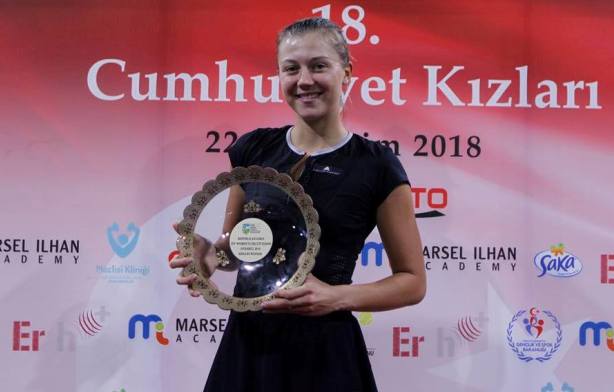 Raluca Şerban a obţinut al doilea trofeu într-un turneu ITF cu premii de 25.000 de dolari (sursa foto: Facebook Raluca Georgiana Serban)
