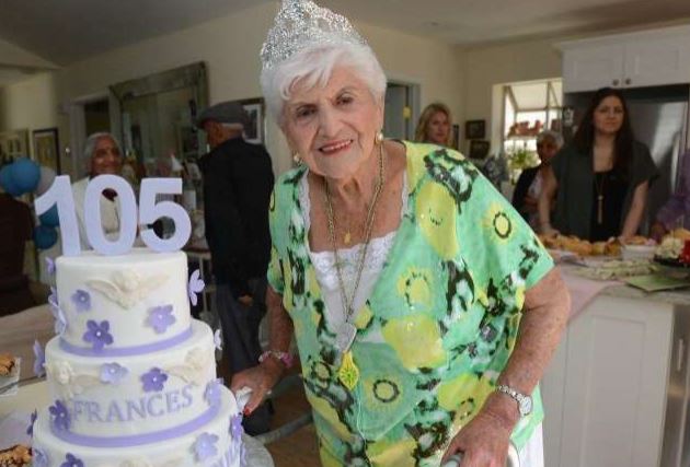 Frances Abbracciamento la 105 ani