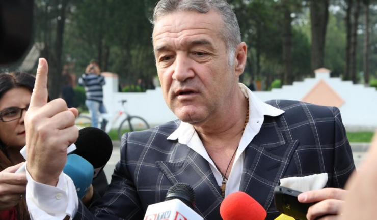 Gigi Becali: „Roşu şi cu Boroi au semnat ca societatea comercială să se numească Steaua Bucureşti şi să preia toate drepturile”
