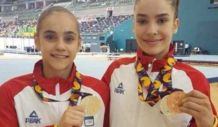 Gimnastele constănţene Ioana Stănciulescu şi Silvia Sfiringu au obţinut, în total, şase medalii la Festivalul Olimpic al Tineretului European (sursa foto: Facebook Federația Română de Gimnastică)