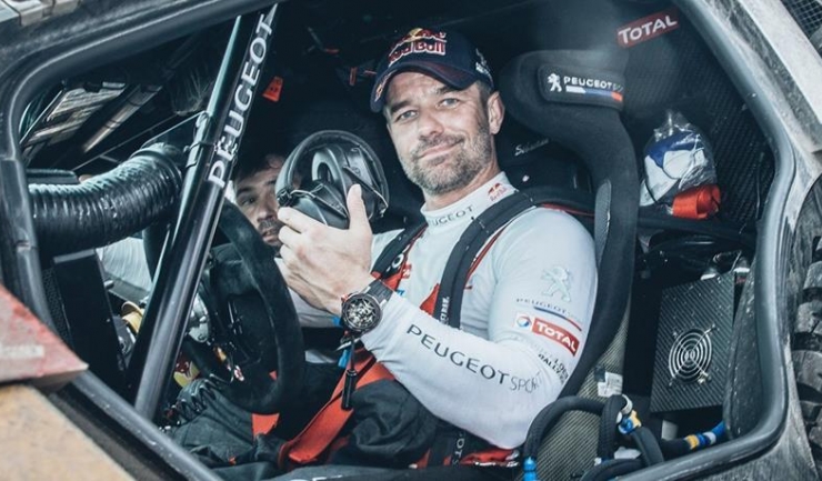 Fostul campion mondial de raliuri Sebastien Loeb evoluează excelent la debutul său în Raliul Dakar