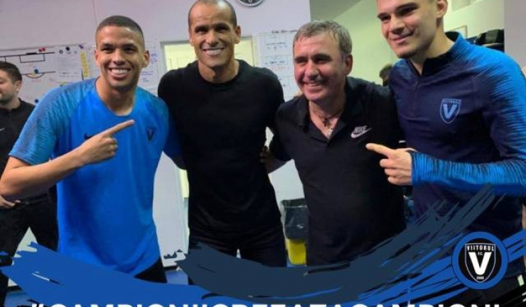 Rivaldinho, Rivaldo, Gheorghe Hagi şi Ianis Hagi (sursa foto: Facebook Academia de fotbal Gheorghe Hagi)