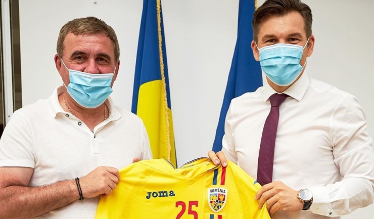 Gheorghe Hagi, managerul tehnic al FC Viitorul, şi Ionuţ Stroe, ministrul Tineretului și Sportului (sursa foto: Facebook Ionut Stroe)