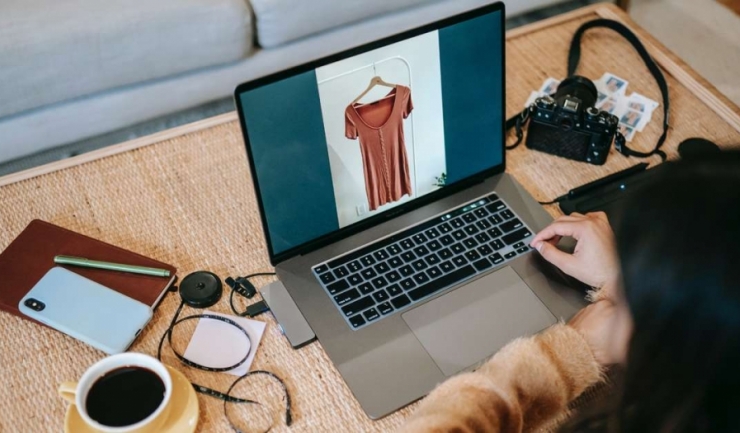 Cum să alegi haine second-hand online: Sfaturi și trucuri?