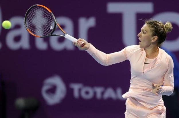 Halep o egalează astfel pe Victoria Azarenka (Belarus), care a bifat tot 51 de săptămâni pe primul loc WTA