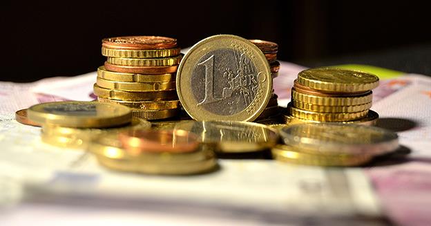 Analiștii financiari se așteaptă la un curs leu/euro de peste 4,78 unități, în acest an