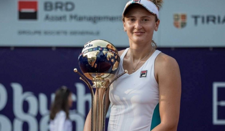 Irina Begu a reușit un salt spectaculos în ierarhia WTA după câștigarea turneului de la București (sursa foto: Facebook BRD Bucharest Open)