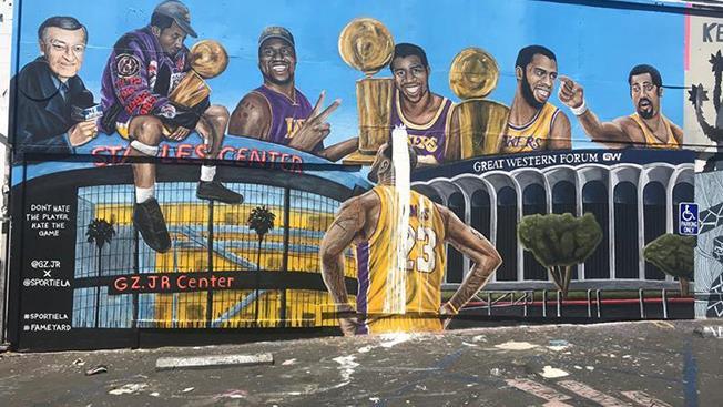 Un al doilea graffiti cu LeBron James a fost vandalizat în week-end de fanii supărați ai Los Angeles Lakers