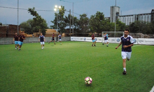 Inter Palas şi Squadra Viola s-au întâlnit în ultima etapă, într-un meci de pregătire pentru turneul Regional Sud-Est de la Constanţa (sursa foto: Campionatul de minifotbal Atletic Club)