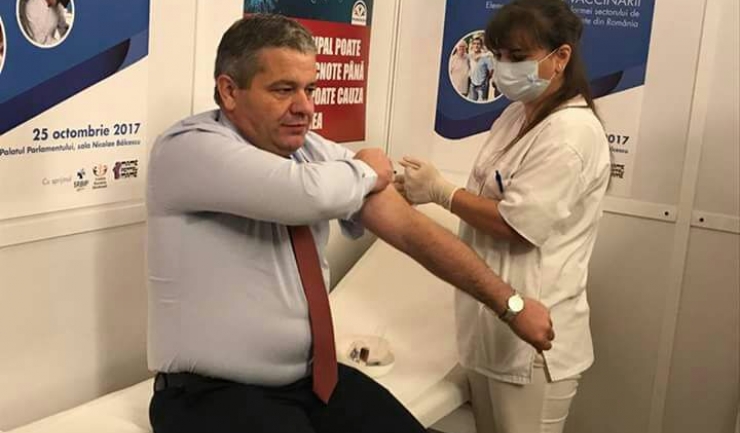 Ministrul Sănătății, Florian Bodog, s-a vaccinat