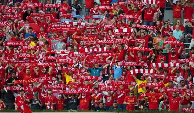 Fanii lui Liverpool au sărbătorit o calificare spectaculoasă a echipei favorite în semifinalele UEFA Europa League