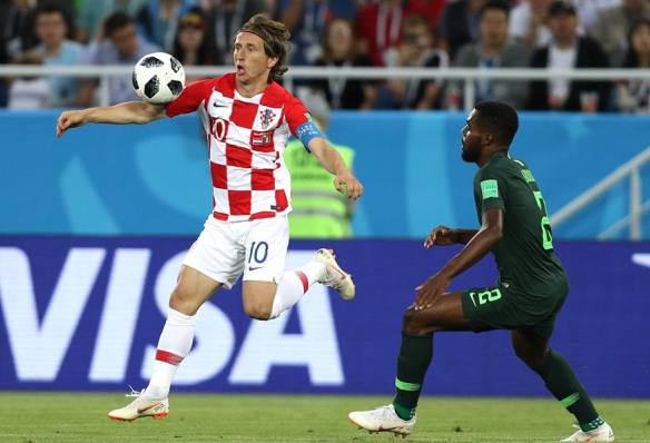 Luka Modric (stânga) a marcat al doilea gol al Croaţiei în partida cu Nigeria (sursa foto: Facebook FIFA World Cup)