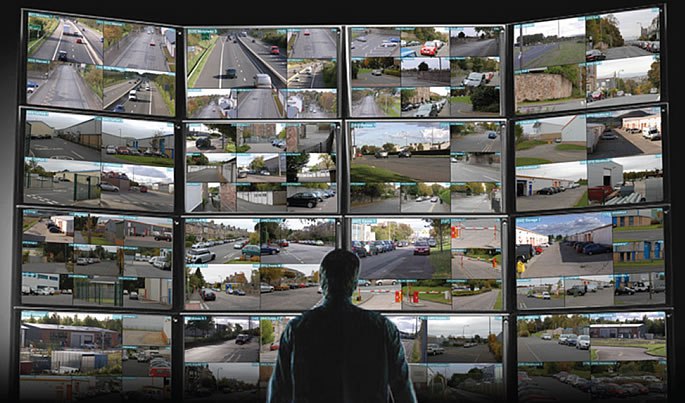 Sistemul de monitorizare video facilitează și implementarea unui proiect de management inteligent al semafoarelor, pe baza imaginilor oferite de camere, putându-se lua decizii de modificare a  modului de funcţionare a semafoarelor