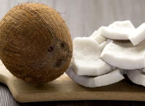 Medicina modernă a descoperit că nuca de cocos are o multitudine de beneficii nutritive