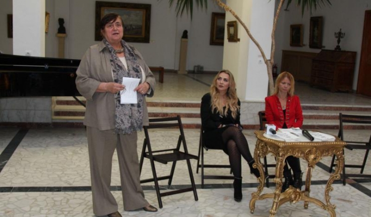 Directorul Muzeului de Artă, dr. Doina Păuleanu, Oana Calusa și prof. dr. Nastasia Savin