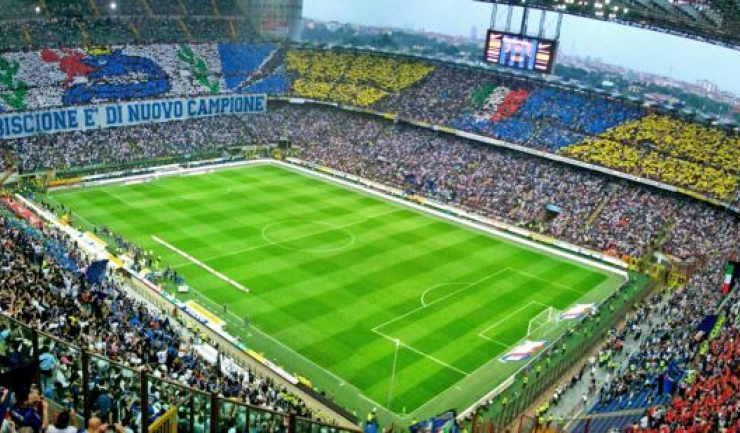 Stadionul San Siro umplut până la refuz, în așteptarea startului partidei