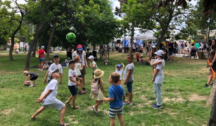 Dansuri, cântece, ateliere și jocuri de Ziua Copilului în parcul arheologic Constanța
