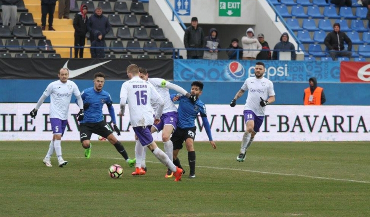 Jucătorii antrenaţi de Ionuţ Popa au trecut repede peste înfrângerea la scor de la Ovidiu, 0-5 cu FC Viitorul