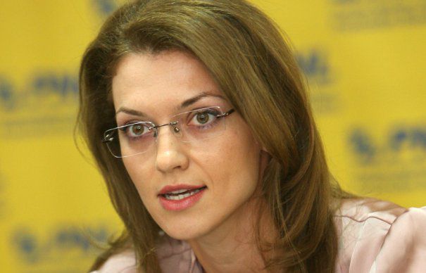 Alina Gorghiu va fi singurul președinte al PNL până la alegerile interne din 2017, când ar putea fi înlocuită cu Gheorghe Falcă