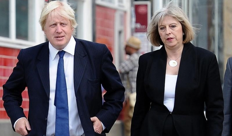 Boris Johnson, ministrul de externe şi Theresa May, premierul Marii Britanii