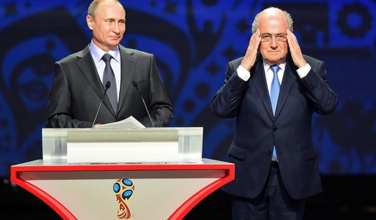 Doi foarte buni prieteni: Vladimir Putin (stânga) și Sepp Blatter