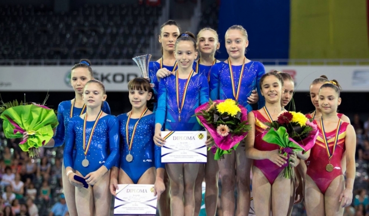 Gimnastele de la CS Farul au cucerit titlul naţional pe echipe, după o pauză de 14 ani (sursă foto: romgym.ro)