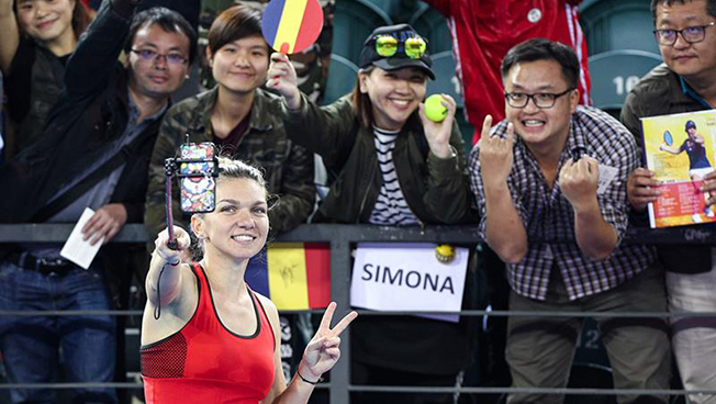 Simona Halep are mulți fani la Shenzhen (sursa foto: www. shenzhenopentennis.com)