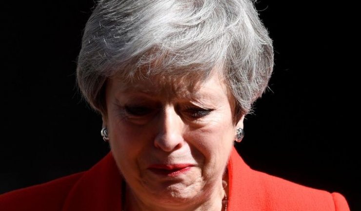 La finalul declaraţiei, premierul britanic a izbucnit în lacrimi